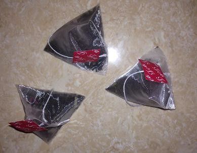 나일론 삼각형 티백 충전물 기계 2.2KW 간격 0.04-0.06 Mm 영화